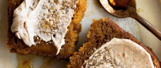 Morning Vegan Food Pairing Toasted sourdough with almond butter, pumpkin purée, and a sprinkle of cinnamon.