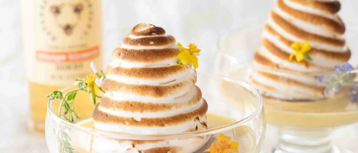 Meringue desserts with a honey drizzle